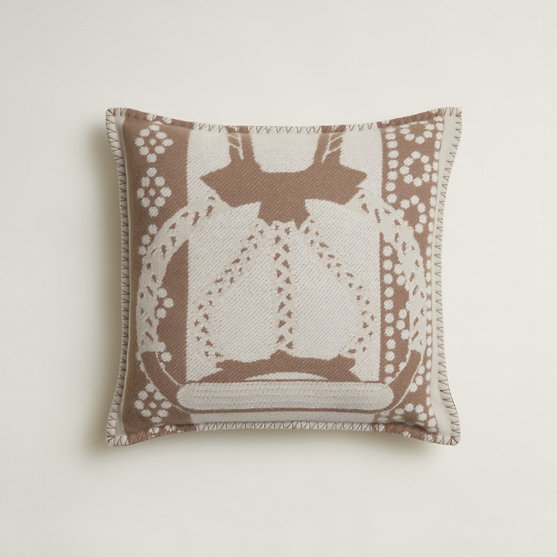 fantaisie-d-etriers-pillow--